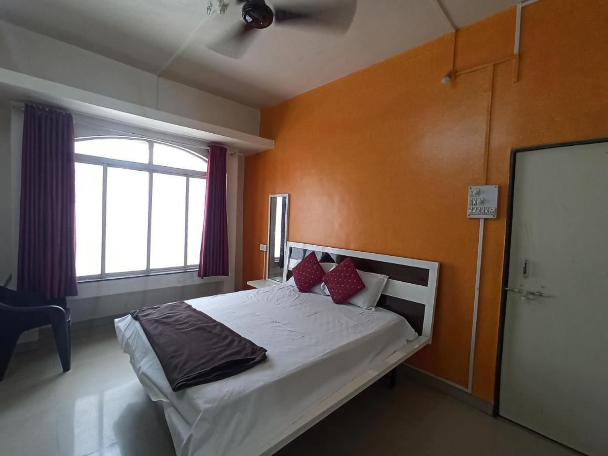Malwade Motels Pune Exterior foto